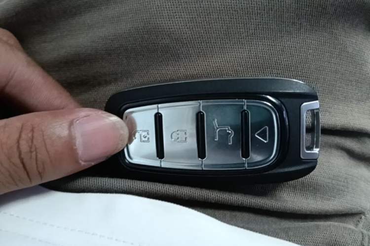 Used Chery QQ Little Ant 2021 150 000 Yuan Ant Fan Edition New Ant Cool Version Lithium Iron Phosphate Vehicle Key