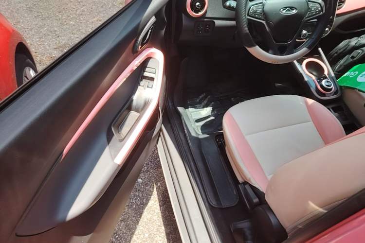 Used Chery QQ Little Ant 2021 150 000 Yuan "Ant Fan" Edition New Ant Cool Version Lithium-Ion Battery Driver Seat