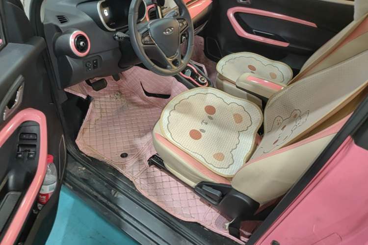 Used Chery QQ Little Ant 2021 200 000 Yuan Ant Fan Edition Energized Version NMC Lithium Battery 408 km Driver Seat