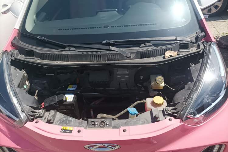 Used Chery QQ Little Ant 2021 200 000 Yuan Ant Fan Edition Energized Version Lithium Iron Phosphate 301 km Engine Bay