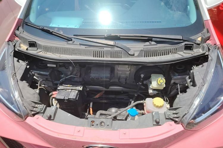Used Chery QQ Little Ant 2021 150 000 Yuan "Ant Fan" Edition New Ant Cool Version Lithium-Ion Battery Engine Bay