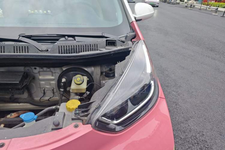 Used Chery QQ Little Ant 2021 200 000-Yuan Ant Fan Edition Talent Version NMC Battery 301 km Engine Bay Left