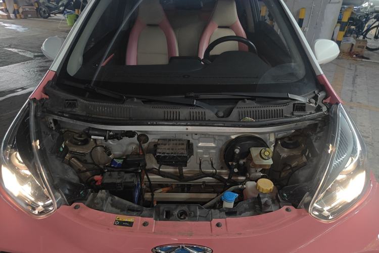 Used Chery QQ Little Ant 2021 200 000-Yuan Ant Fan Edition Talent Version Lithium Iron Phosphate 301 km Engine Bay