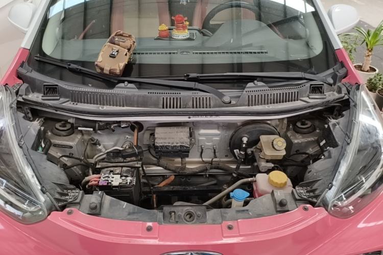 Used Chery QQ Little Ant 2021 200 000-Yuan Ant Fan Edition Talent Version NMC Battery 301 km Engine Bay