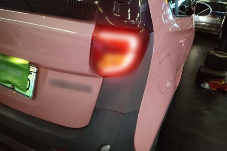 Used Chery QQ Little Ant 2021 200 000-Yuan Ant Fan Edition Talent Version NMC Battery 301 km Exterior 3