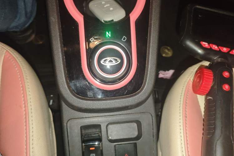 Used Chery QQ Little Ant 2021 200 000-Yuan Ant Fan Edition Oxygen Version Lithium Iron Phosphate 301 km Gear Lever