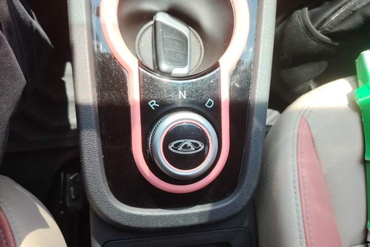 Used Chery QQ Little Ant 2021 150 000 Yuan "Ant Fan" Edition New Ant Cool Version Lithium-Ion Battery Gear Lever