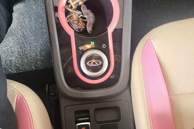 Used Chery QQ Little Ant 2021 150 000 Yuan "Ant Fan" Edition New Ant Cool Version Lithium-Ion Battery Gear Lever