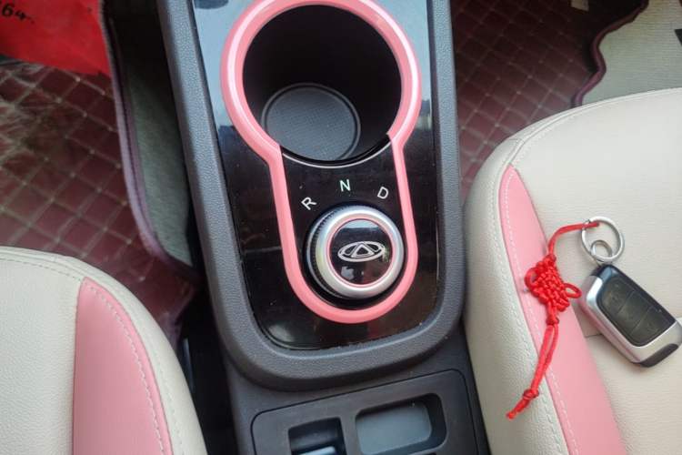 Used Chery QQ Little Ant 2021 200 000 Yuan "Ant Fan" Edition Energized Version NMC Lithium Battery 301 km Gear Lever