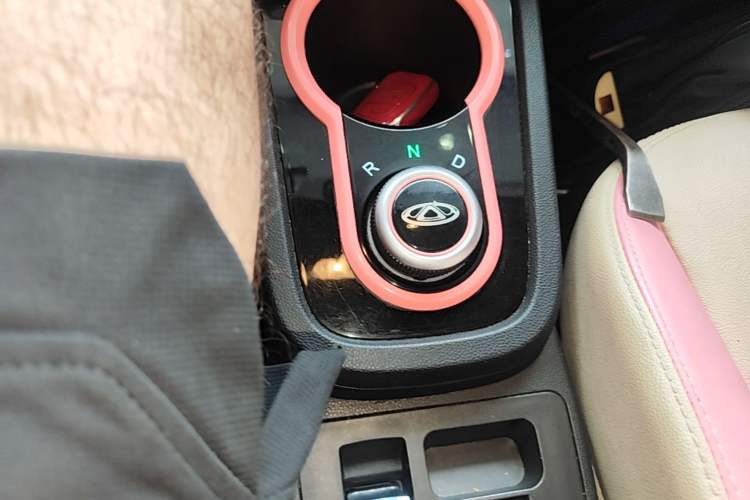 Used Chery QQ Little Ant 2021 200 000-Yuan Ant Fan Edition Talent Version NMC Battery 301 km Gear Lever
