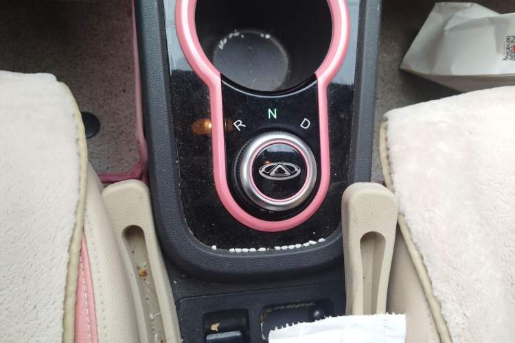 Used Chery QQ Little Ant 2021 200 000-Yuan Ant Fan Edition Talent Version NMC Battery 301 km Gear Lever