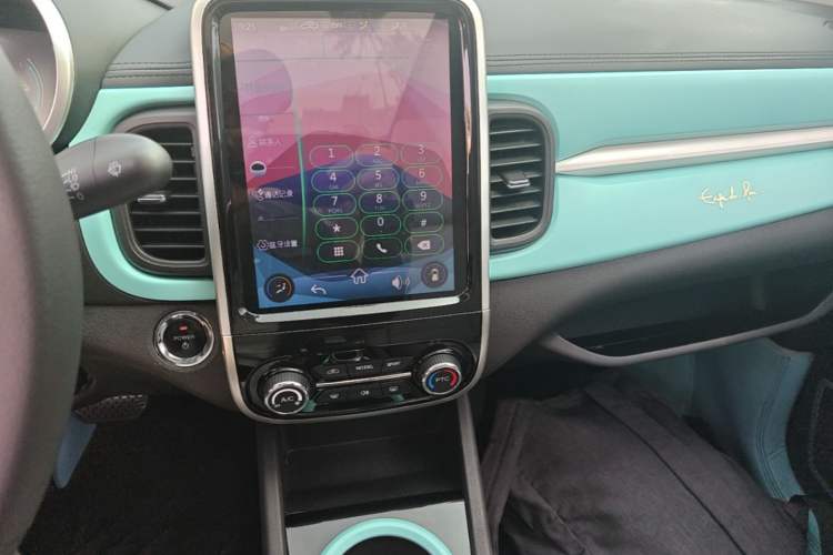 Used Chery QQ Little Ant 2021 200 000 Yuan "Ant Fan" Edition Energized Version NMC Lithium Battery 301 km Audio And AC Panel