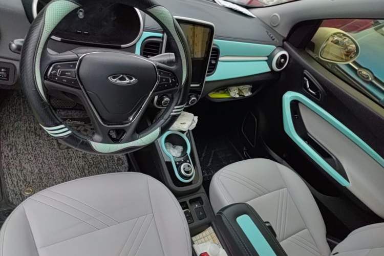 Used Chery QQ Little Ant 2021 200 000-Yuan Ant Fan Edition Oxygen Version Lithium-Ion Battery 301 km Center Console