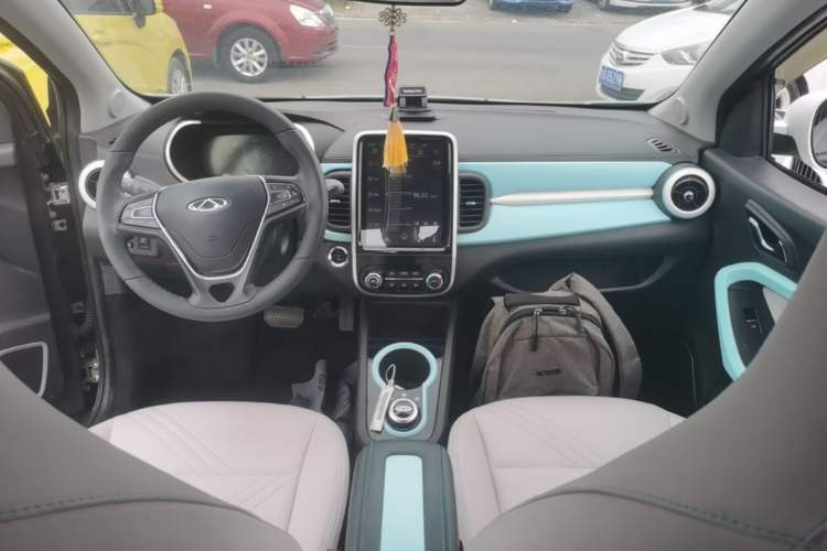 Used Chery QQ Little Ant 2021 200 000-Yuan Ant Fan Edition Talent Version NMC Battery 408 km续航 Center Console