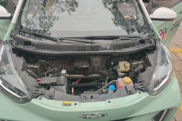 Used Chery QQ Little Ant 2021 200 000-Yuan Ant Fan Edition Oxygen Version Lithium Iron Phosphate 301 km Engine Bay