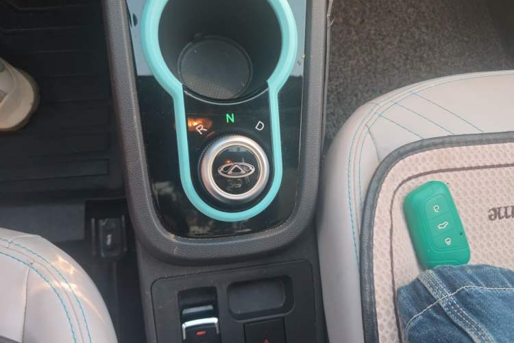 Used Chery QQ Little Ant 2021 200 000 Yuan Ant Fan Edition Energized Version Lithium Iron Phosphate 301 km Gear Lever