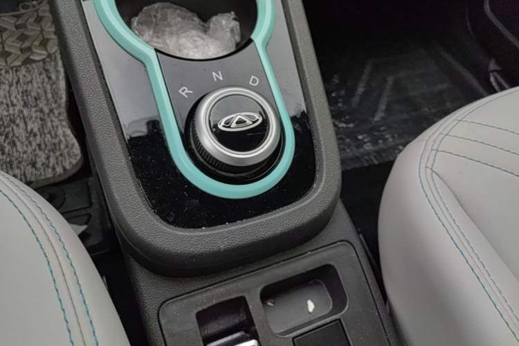 Used Chery QQ Little Ant 2021 200 000-Yuan Ant Fan Edition Oxygen Version Lithium-Ion Battery 301 km Gear Lever