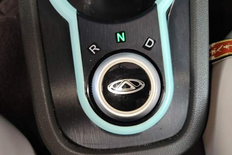 Used Chery QQ Little Ant 2021 200 000-Yuan Ant Fan Edition Talent Version NMC Battery 301 km Gear Lever