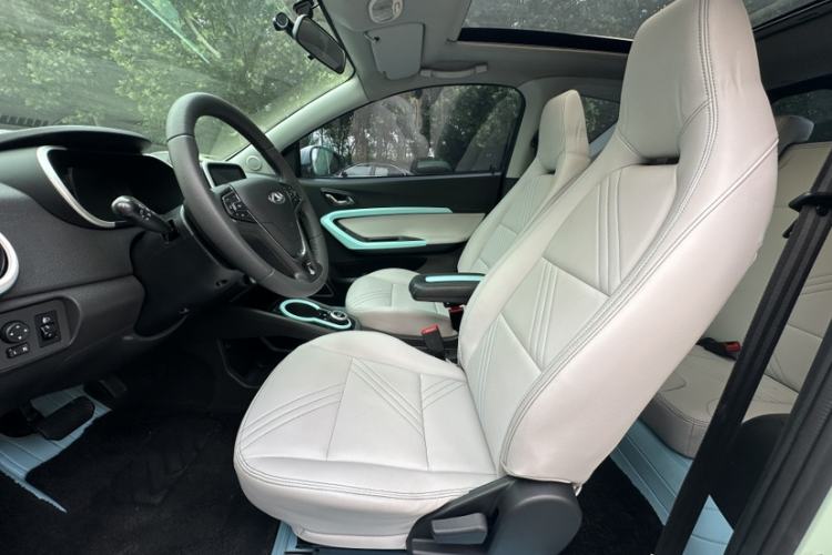 Used Chery QQ Little Ant 2021 200 000 Yuan "Ant Fan" Edition Energized Version NMC Lithium Battery 301 km Interior 1
