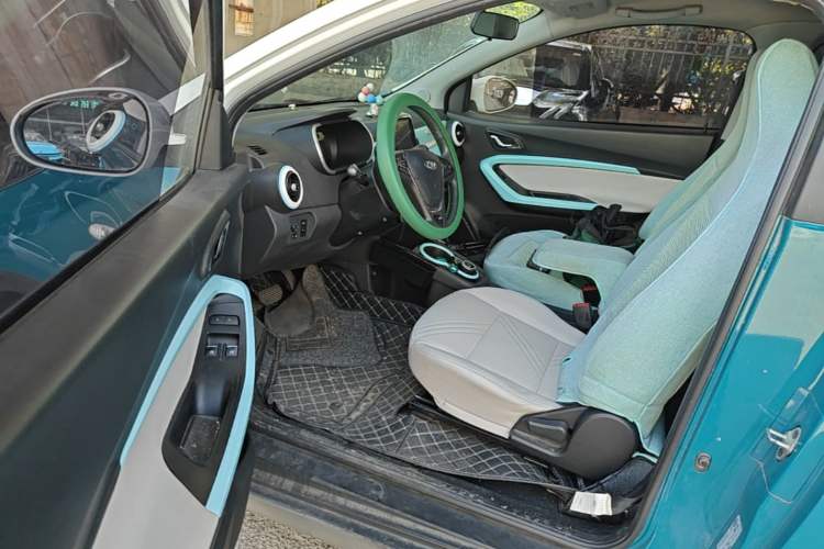 Used Chery QQ Little Ant 2021 200 000-Yuan Ant Fan Edition Talent Version NMC Battery 301 km Interior 3