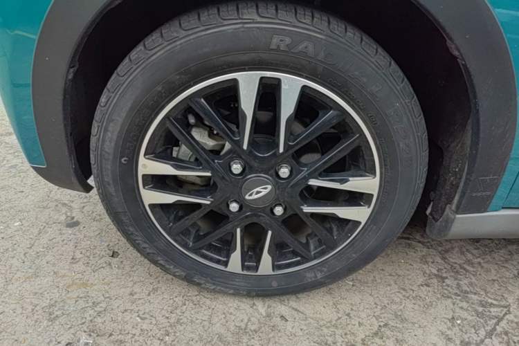 Used Chery QQ Little Ant 2021 200 000-Yuan Ant Fan Edition Oxygen Version Lithium-Ion Battery 301 km Left Front Wheel Hub