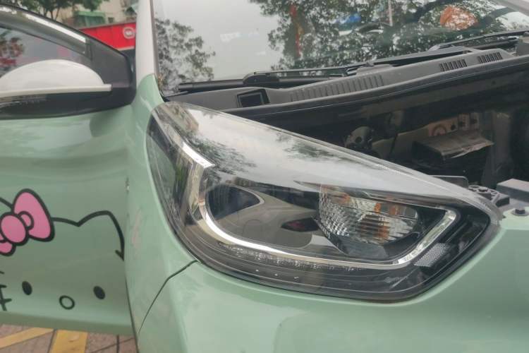 Used Chery QQ Little Ant 2021 200 000-Yuan Ant Fan Edition Oxygen Version Lithium Iron Phosphate 301 km Right Front Headlight