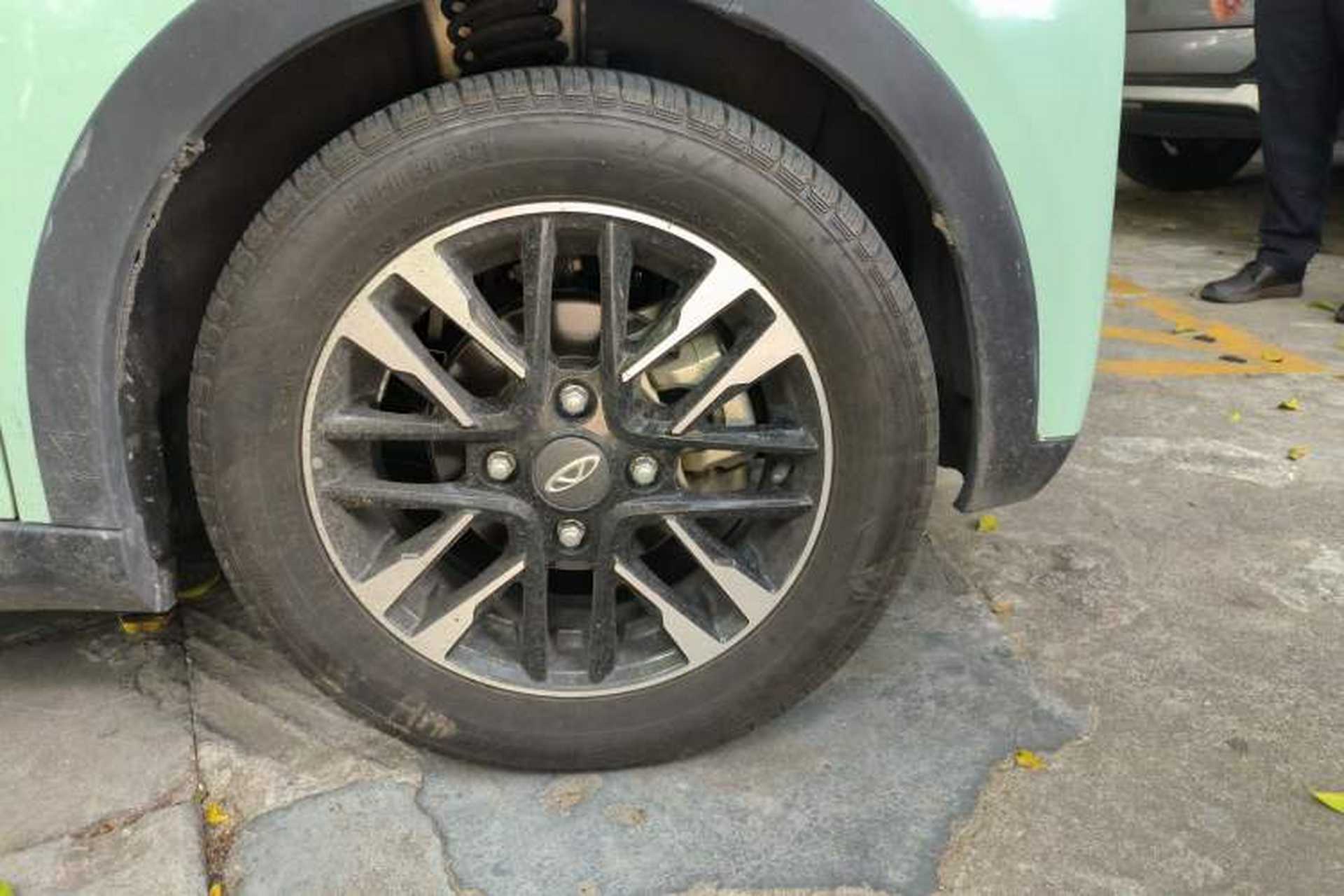 Used Chery QQ Little Ant 2021 150 000 Yuan Ant Fan Edition New Ant Cool Version Lithium Iron Phosphate Right Front Wheel Hub