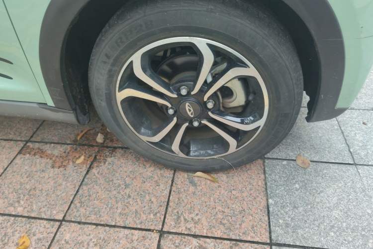 Used Chery QQ Little Ant 2021 200 000-Yuan Ant Fan Edition Oxygen Version Lithium Iron Phosphate 301 km Right Front Wheel Hub