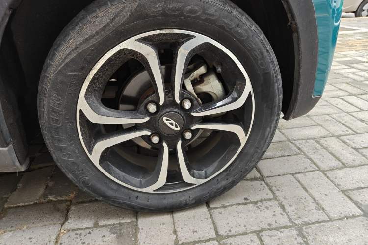 Used Chery QQ Little Ant 2021 150 000 Yuan Ant Fan Edition New Ant Cool Version Lithium Iron Phosphate Right Front Wheel Hub