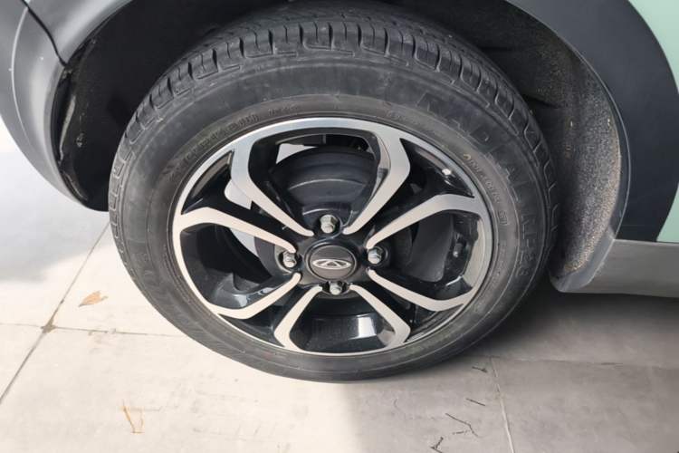 Used Chery QQ Little Ant 2021 200 000 Yuan "Ant Fan" Edition Energized Version NMC Lithium Battery 301 km Right Rear Wheel Hub