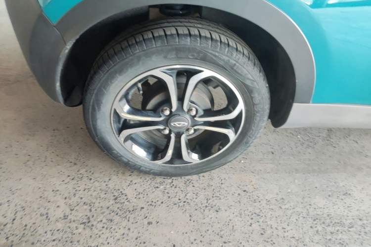 Used Chery QQ Little Ant 2021 200 000 Yuan "Ant Fan" Edition Energized Version NMC Lithium Battery 301 km Right Rear Wheel Hub