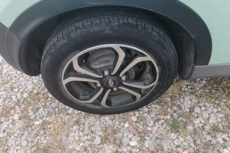 Used Chery QQ Little Ant 2021 200 000-Yuan Ant Fan Edition Talent Version NMC Battery 408 km续航 Right Rear Wheel Hub