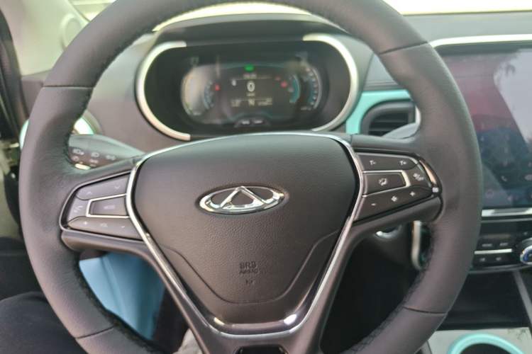 Used Chery QQ Little Ant 2021 200 000 Yuan "Ant Fan" Edition Energized Version NMC Lithium Battery 301 km Steering Wheel