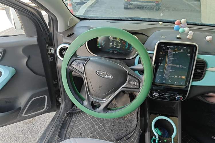 Used Chery QQ Little Ant 2021 200 000-Yuan Ant Fan Edition Talent Version NMC Battery 301 km Steering Wheel