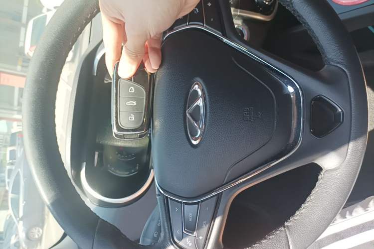 Used Chery QQ Little Ant 2021 200 000 Yuan Ant Fan Edition Energized Version Lithium Iron Phosphate 301 km Interior 1
