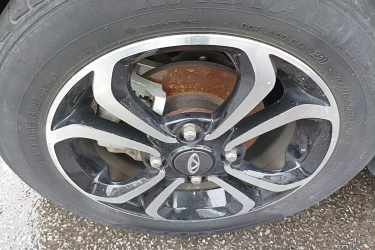 Used Chery QQ Little Ant 2021 200 000 Yuan Ant Fan Edition Energized Version Lithium Iron Phosphate 301 km Left Front Wheel Hub