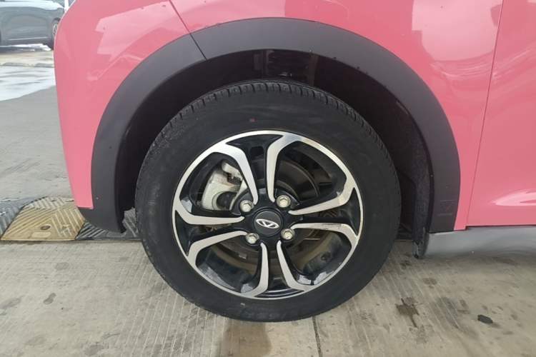 Used Chery QQ Little Ant 2021 150 000 Yuan "Ant Fan" Edition New Ant Cool Version Lithium-Ion Battery Left Front Wheel Hub
