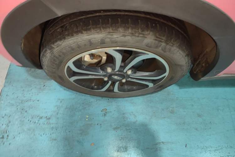 Used Chery QQ Little Ant 2021 200 000 Yuan Ant Fan Edition Energized Version NMC Lithium Battery 408 km Left Front Wheel Hub