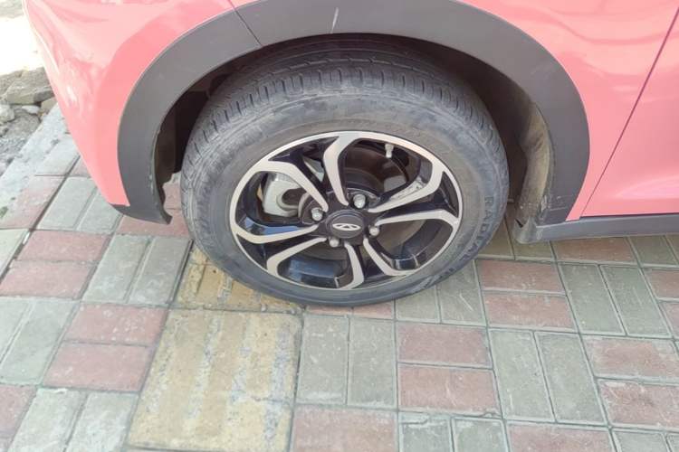 Used Chery QQ Little Ant 2021 200 000 Yuan "Ant Fan" Edition Energized Version NMC Lithium Battery 301 km Left Front Wheel Hub