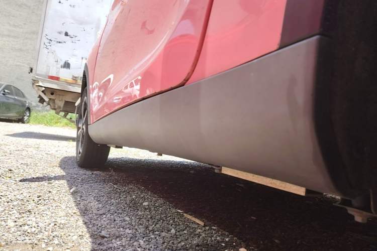 Used Chery QQ Little Ant 2021 150 000 Yuan "Ant Fan" Edition New Ant Cool Version Lithium-Ion Battery Left Side Sill