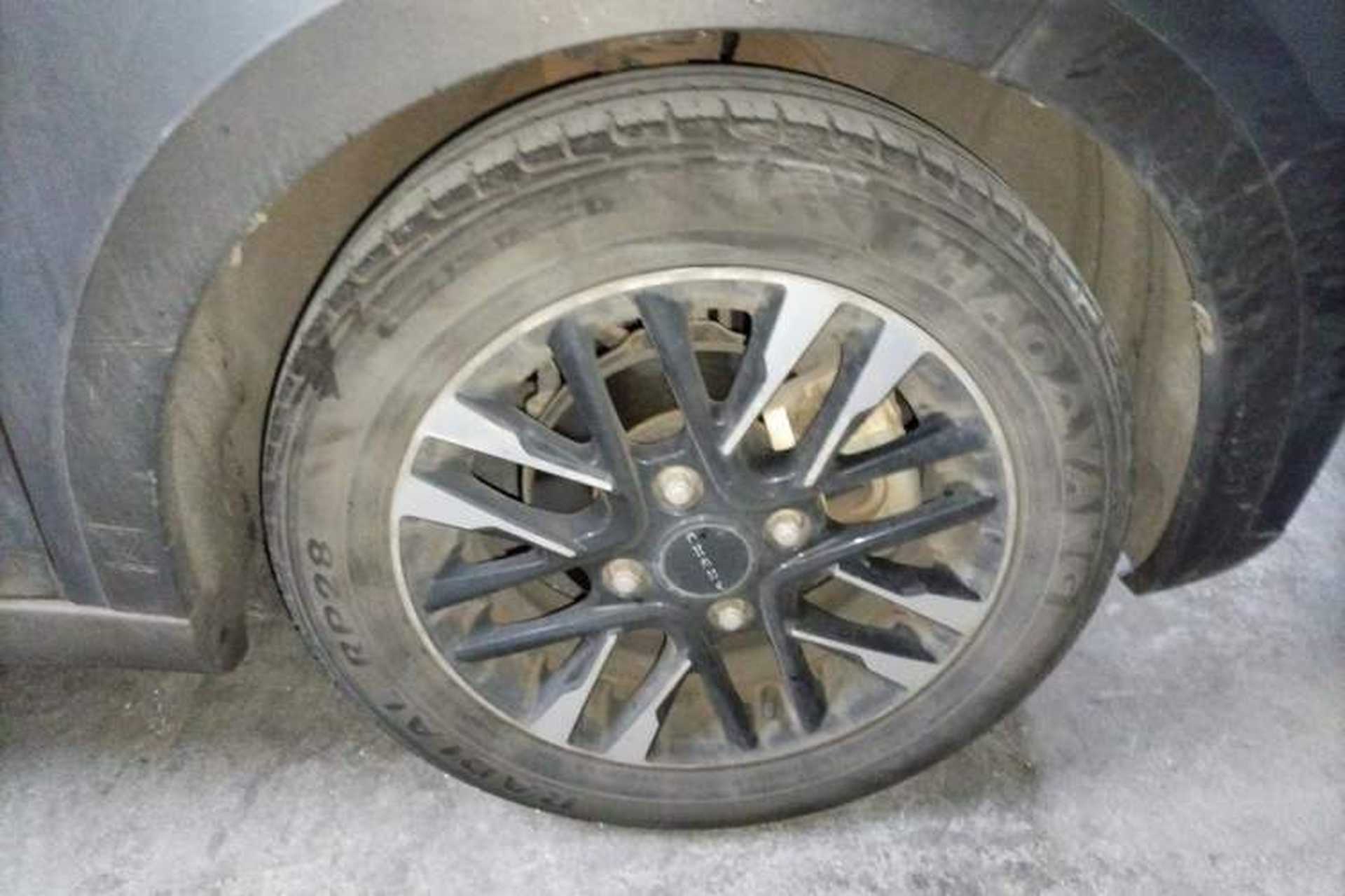 Used Chery QQ Little Ant 2021 200 000-Yuan Ant Fan Edition Talent Version NMC Battery 408 km续航 Right Front Wheel Hub