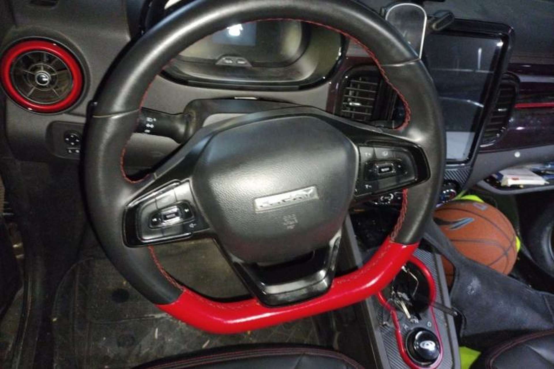 Used Chery QQ Little Ant 2021 200 000-Yuan Ant Fan Edition Talent Version NMC Battery 408 km续航 Steering Wheel