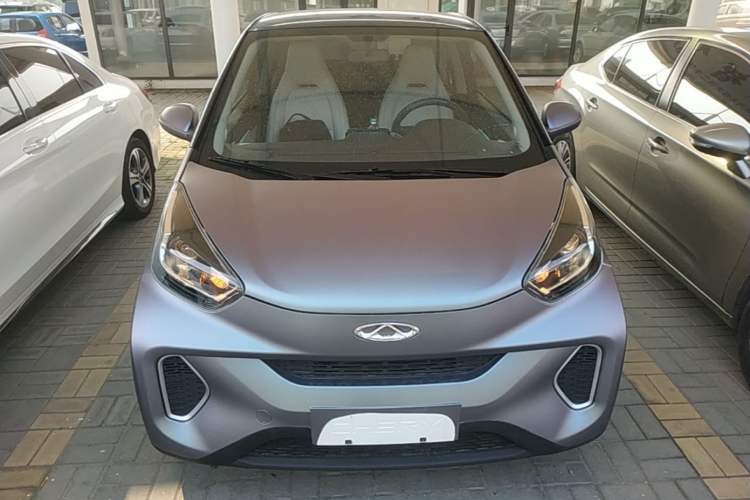 Used Chery QQ Little Ant 2021 150 000 Yuan "Ant Fan" Edition New Ant Cool Version Lithium-Ion Battery Front