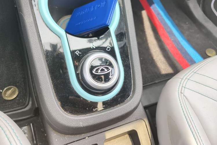 Used Chery QQ Little Ant 2021 200 000 Yuan "Ant Fan" Edition Energized Version NMC Lithium Battery 301 km Gear Lever