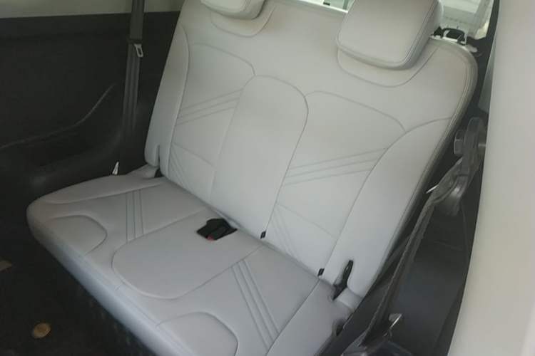Used Chery QQ Little Ant 2021 150 000 Yuan "Ant Fan" Edition New Ant Cool Version Lithium-Ion Battery Left Rear Seat