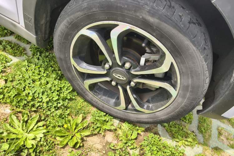 Used Chery QQ Little Ant 2021 200 000 Yuan "Ant Fan" Edition Energized Version NMC Lithium Battery 301 km Right Front Wheel Hub