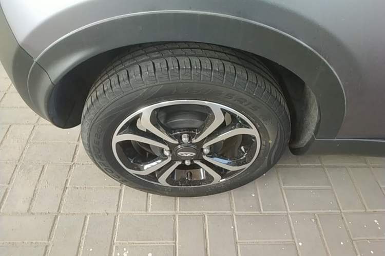Used Chery QQ Little Ant 2021 150 000 Yuan "Ant Fan" Edition New Ant Cool Version Lithium-Ion Battery Right Rear Wheel Hub