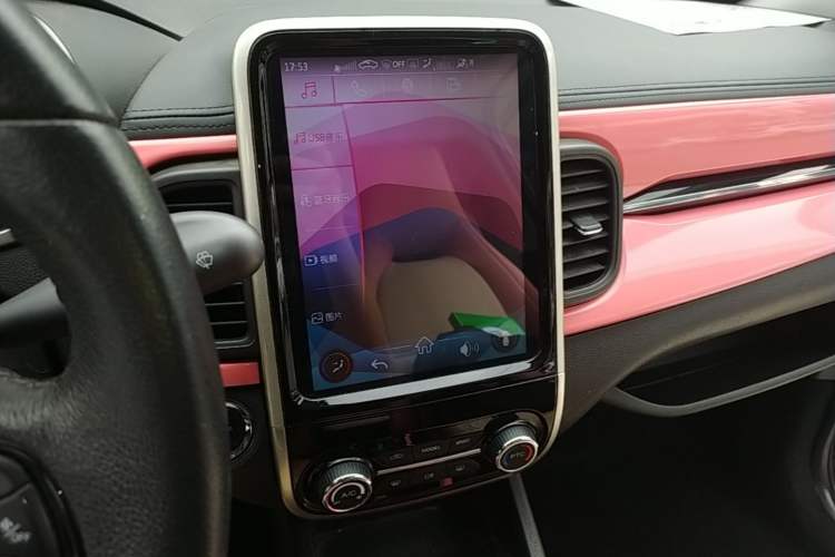 Used Chery QQ Little Ant 2021 150 000 Yuan "Ant Fan" Edition New Ant Cool Version Lithium-Ion Battery Audio And AC Panel