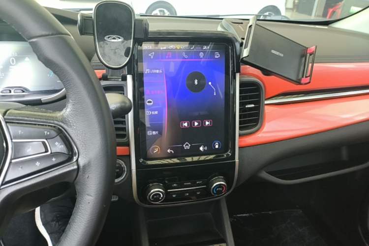 Used Chery QQ Little Ant 2021 200 000 Yuan "Ant Fan" Edition Energized Version NMC Lithium Battery 301 km Audio And AC Panel