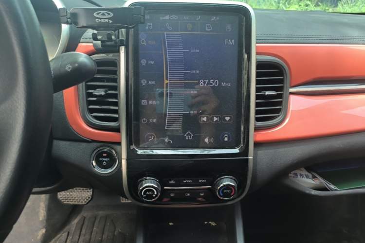 Used Chery QQ Little Ant 2021 150 000 Yuan "Ant Fan" Edition New Ant Cool Version Lithium-Ion Battery Audio And AC Panel